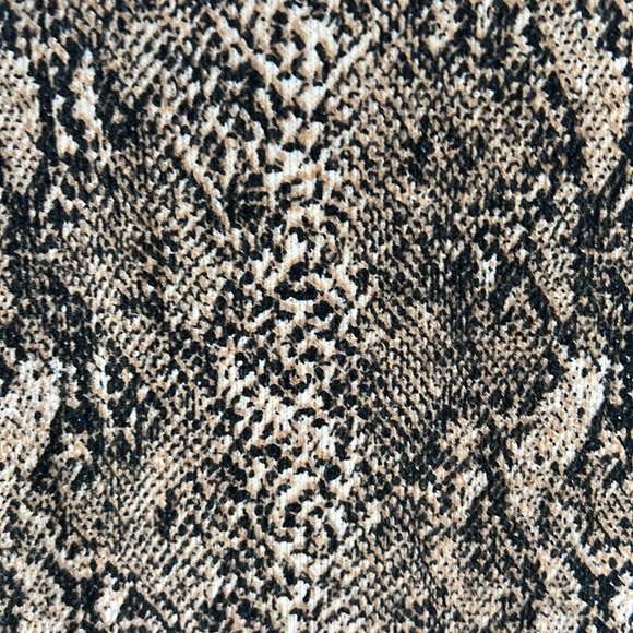 NWT Zara Cropped Top - Size S - Picture 4 of 4